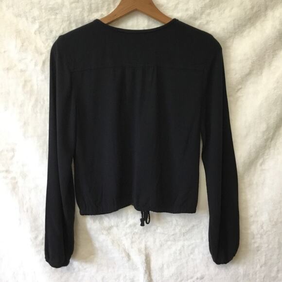 Abercrombie & Fitch Black V-Neck Crop Top - Picture 11 of 12